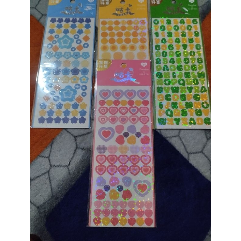 

Stiker Warna-warni dengan Hati dan Bungah Hologram