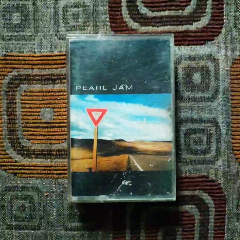 kaset pita PEARL JAM-YIELD