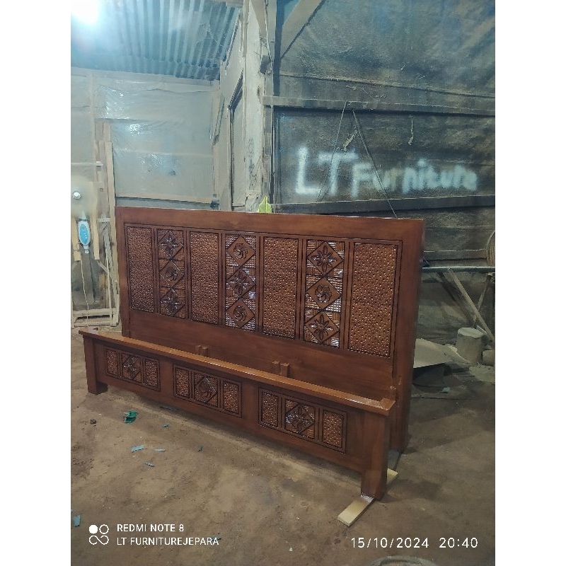 TEMPAT TIDUR MINIMALIS / TEMPAT TIDUR KAYU JATI / TEMPAT TIDUR MINIMALIS KAYU JATI UKIR
