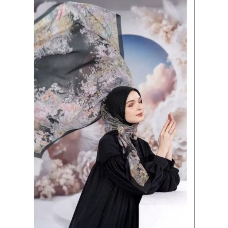 buttonscarves champ de fleurs black iris