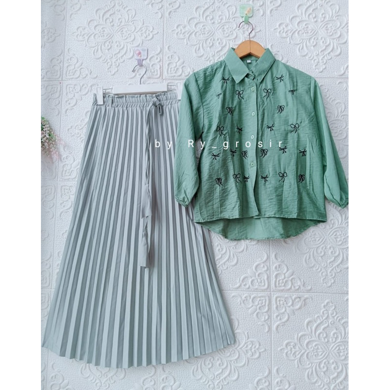 Setelan Anak Perempuan Kemeja Polin Pita Rok Plisket Polos