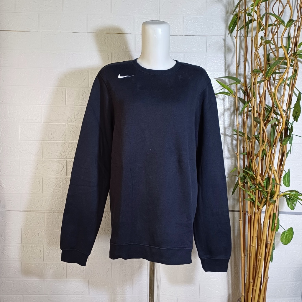 CREWNECK NIKE SMALL SWOOSH, SIZE S FIT M (SECOND BRANDED) HITAM, CN0253