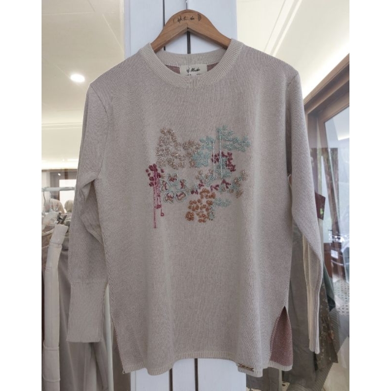 Muda x Mega Iskanti Semasa sweater