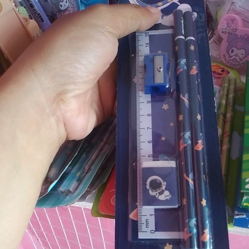 

pensil+penghapus+rautan+penggaris lucu