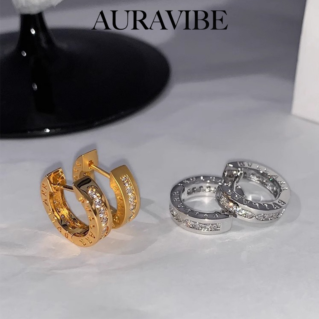AURAVIBE Anting pria Kemewahan ringan canggih anting huruf Cocok untuk daun telinga kecil