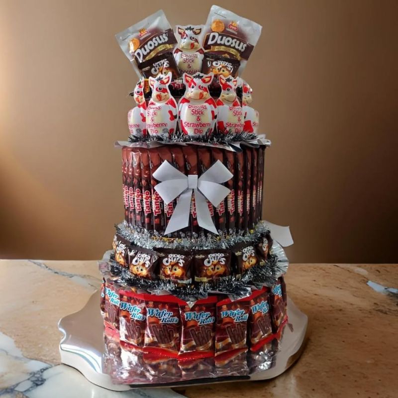 

Snack Tower 4 Tingkat | Buket Snack | Bucket Snack | Snack Gift | Kado Ulang Tahun | Kue Snack | Snack Jumbo | Explosion Box | Bloom Box | Buket Balon | Kado Unik