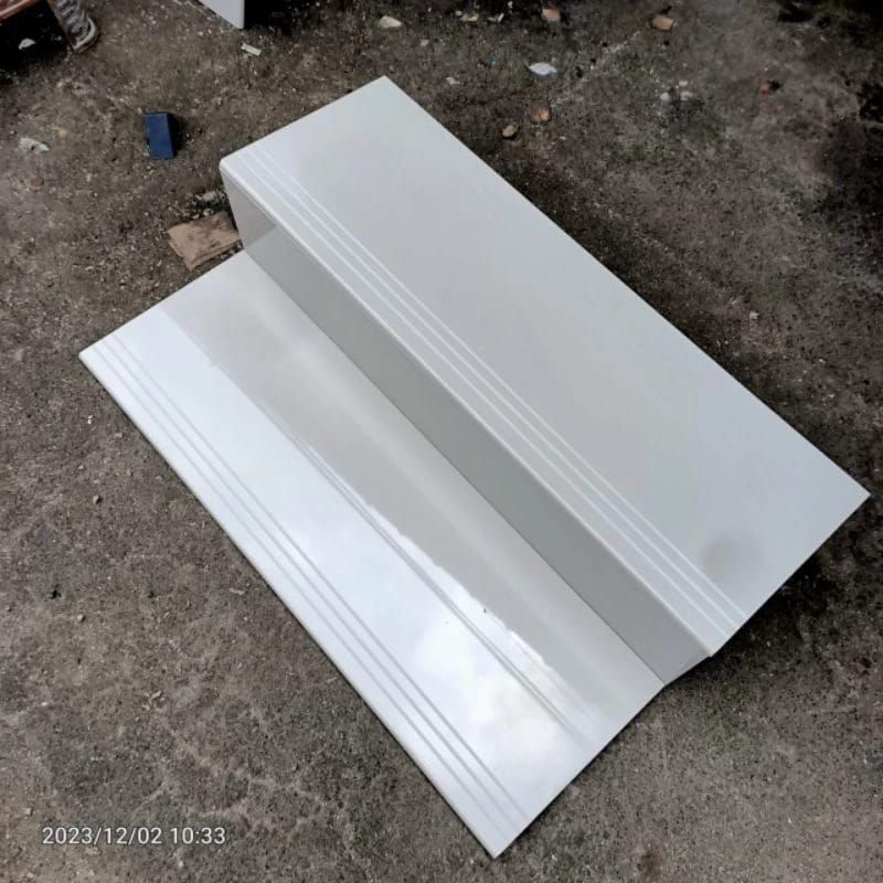 granit tangga pijakan stepnosing 30 x 80 cream polos