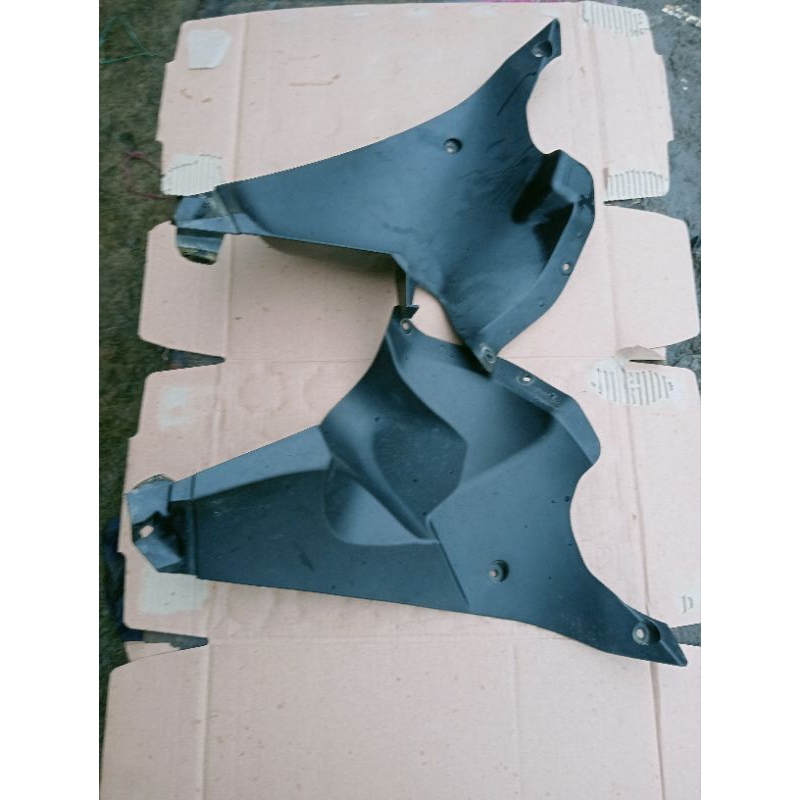 cover fairing sayap dalam bagian bawah R15V3 barang seken ORI copotan kondisi masih bagus