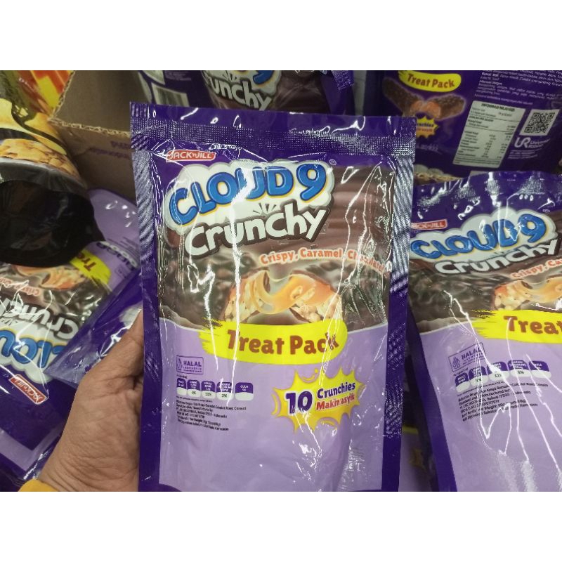 

Cloudy Crunchy Treat Pack 10 Kue Makan Asya