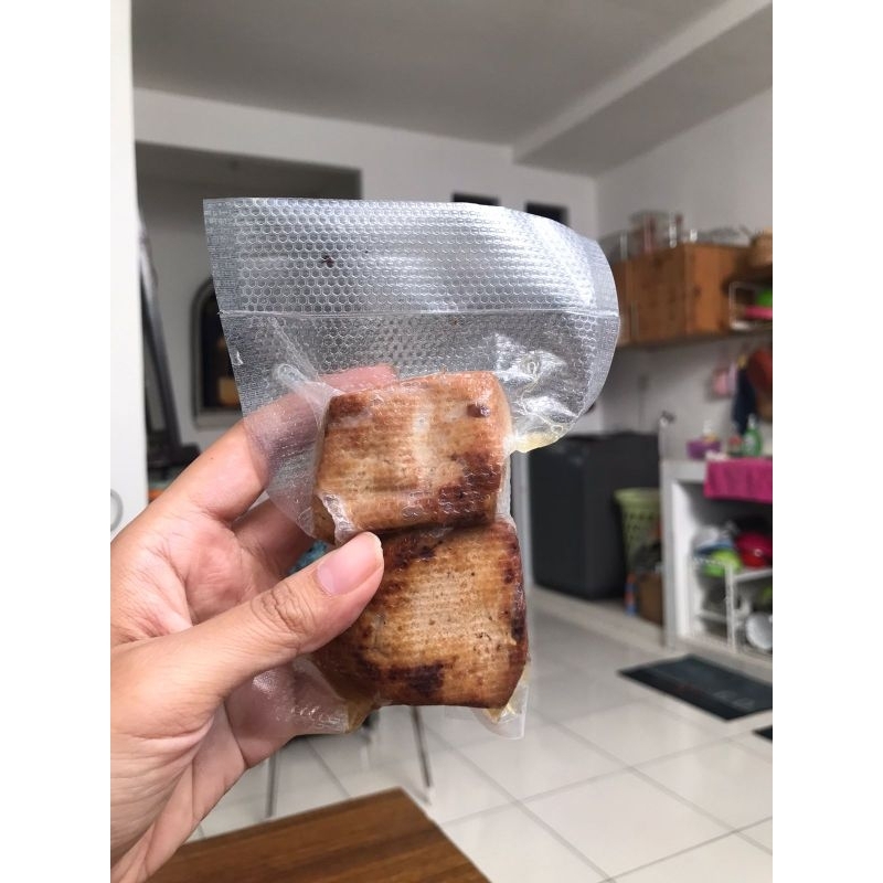 

Frozen Food Tahu Bacem Rasa Rumah Ibu isi 2 PCS/bungkus