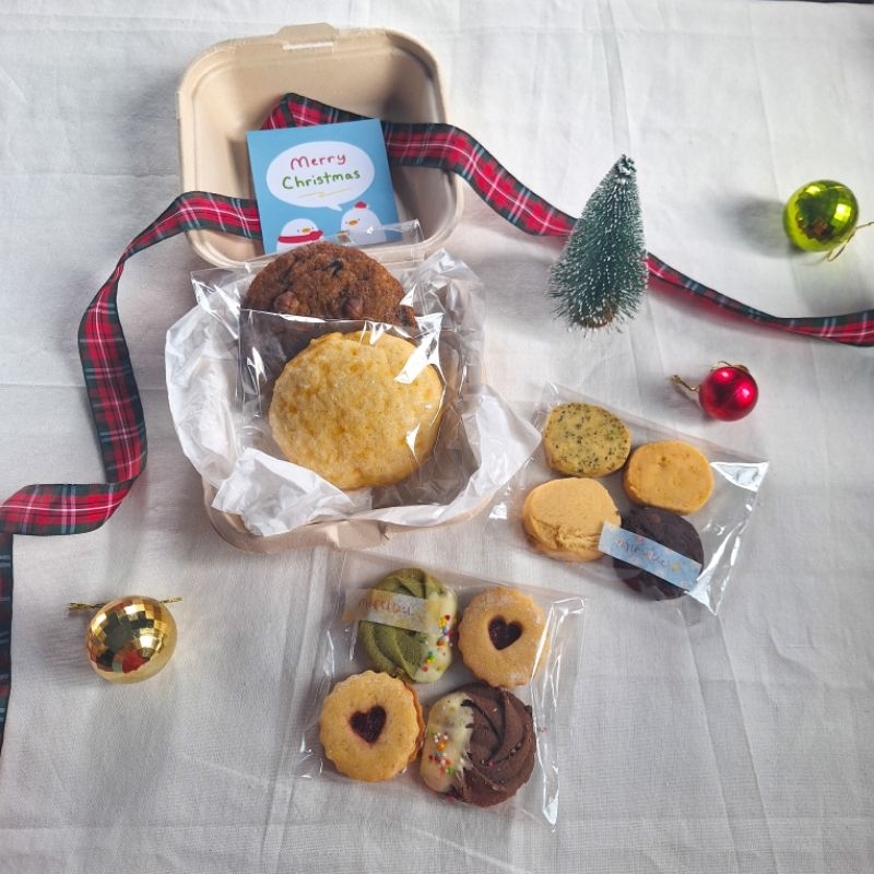 

MIRUKU MINI CHRISTMAS HAMPERS
