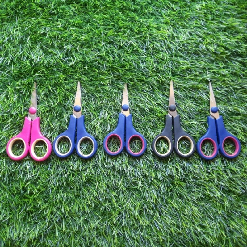 

GUNTING MERK M2000 KECIL WARNA 1 PCS PROMO