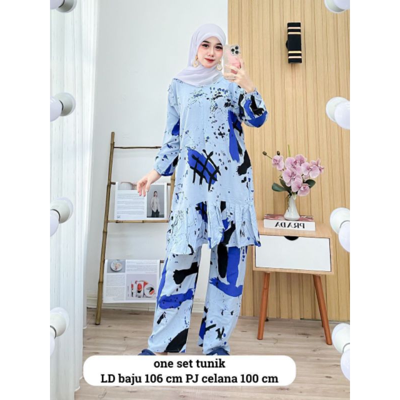 ONE SET ATASAN TUNIK WANITA MOTIF GARIS ABSTRAK