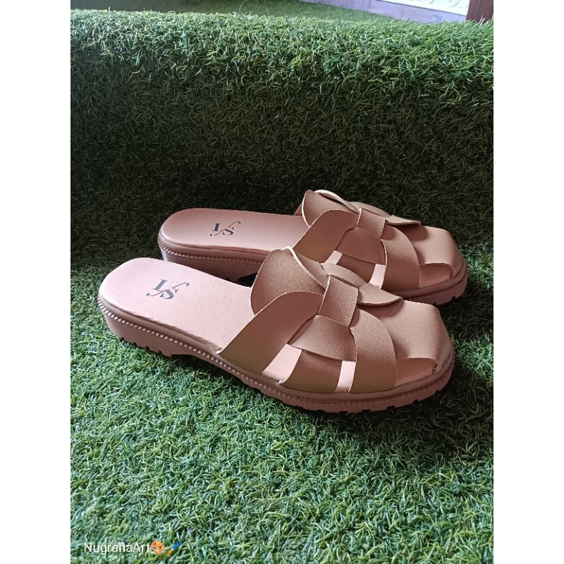 sendal fashion in shole kuat dan nyaman  terlaris