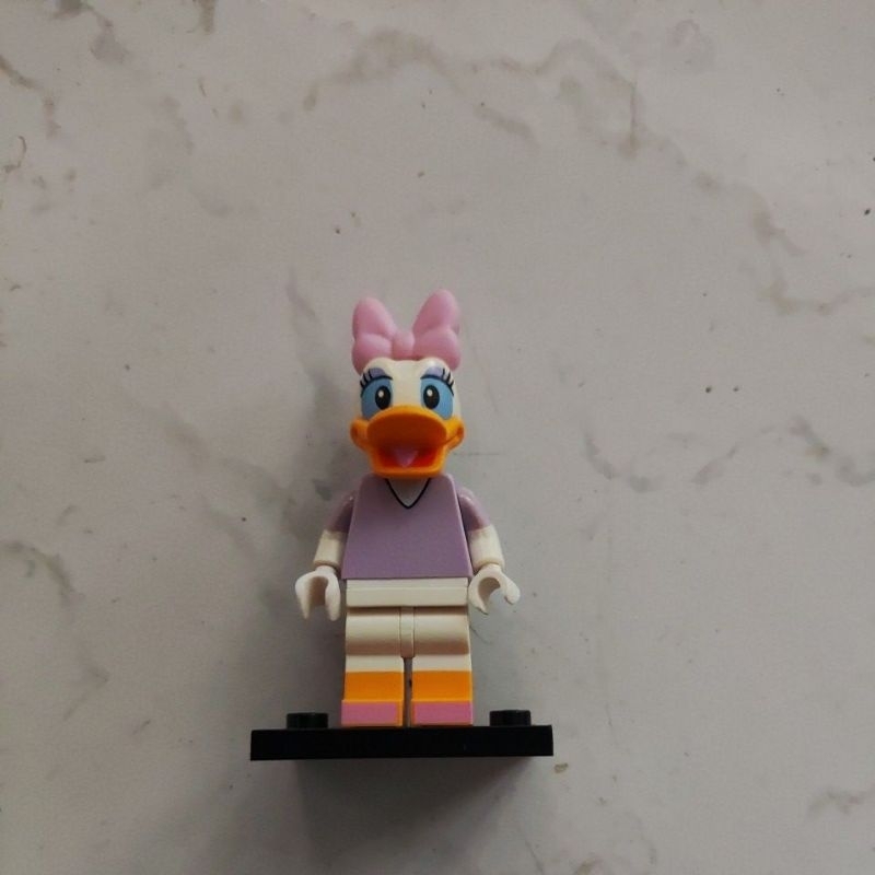 Lego Minifigures Dessy