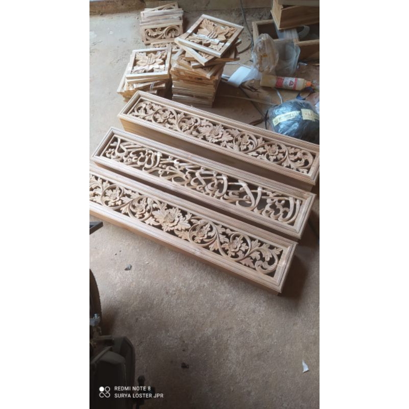 loster kayu jati motif kaligrafi salam dan bunga