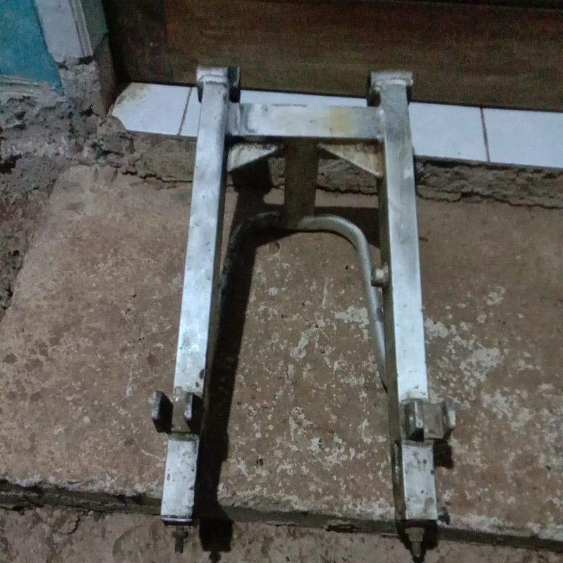 SWING ARM SUPERTRACK JUPITER Z ALUMUNIUM BEKAS