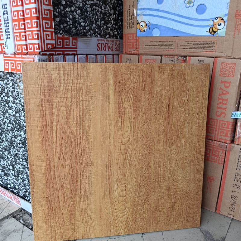Keramik lantai 50x50 motif kayu acasia wood paris