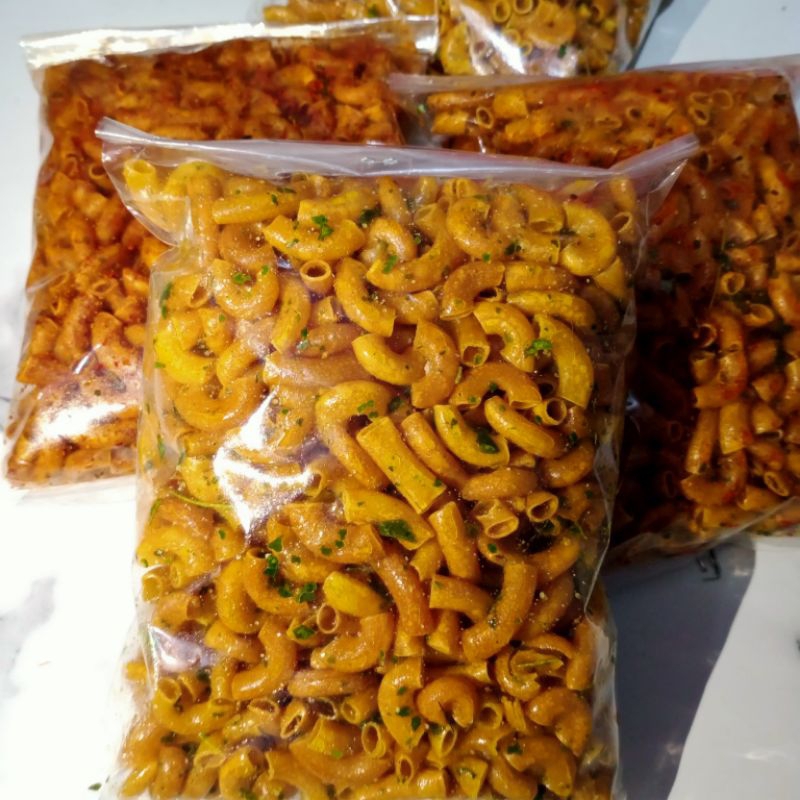 

makaroni cikruh kriuk 250gram original,pedas dan extra pedas