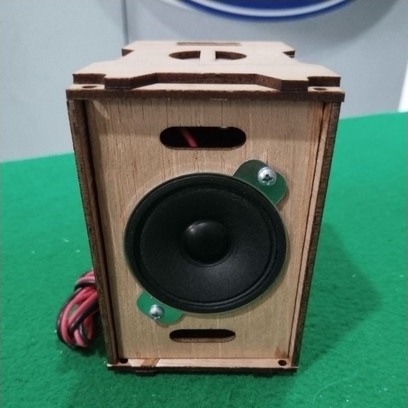 Speaker Miniatur Middle Box A