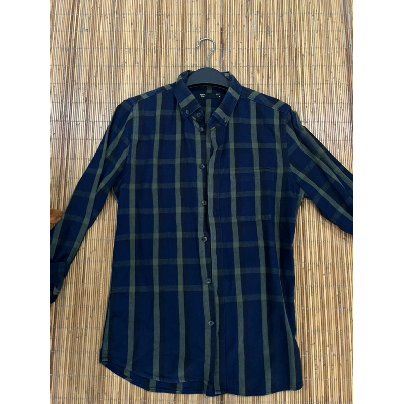 kemeja kotak size m preloved merk menstop