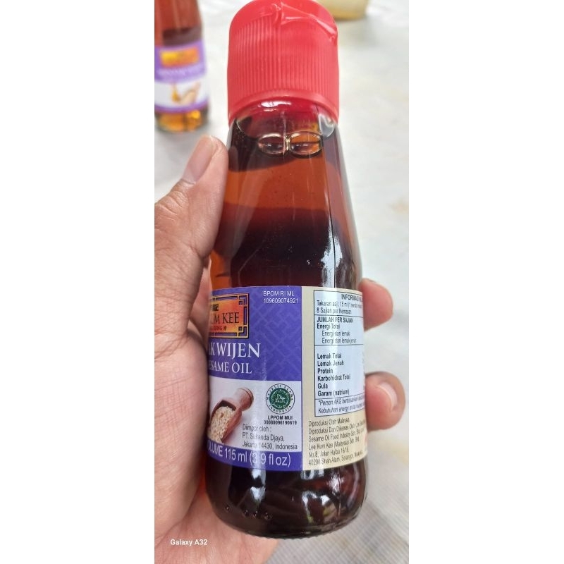 

LAKU Lee Kum Kee Minyak Wijen Pure Sesame Oil 115ml Exp 2026