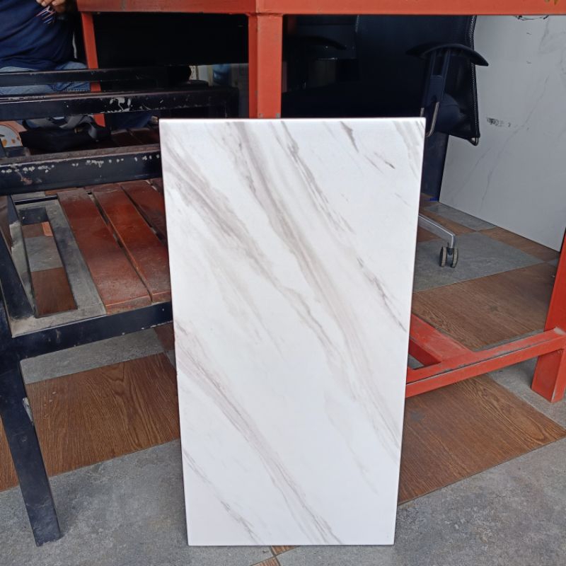 Keramik dinding 30x60 putih motif volakas white kia