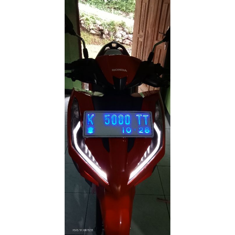 Plat nomor motor nyala