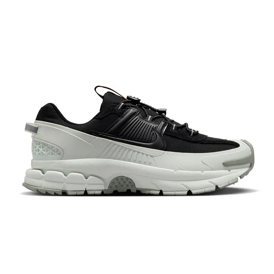 SEPATU NIKE ZOOM VOMERO ROAM NIKFV2295001