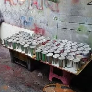 kaleng bekas susu carnation/omela