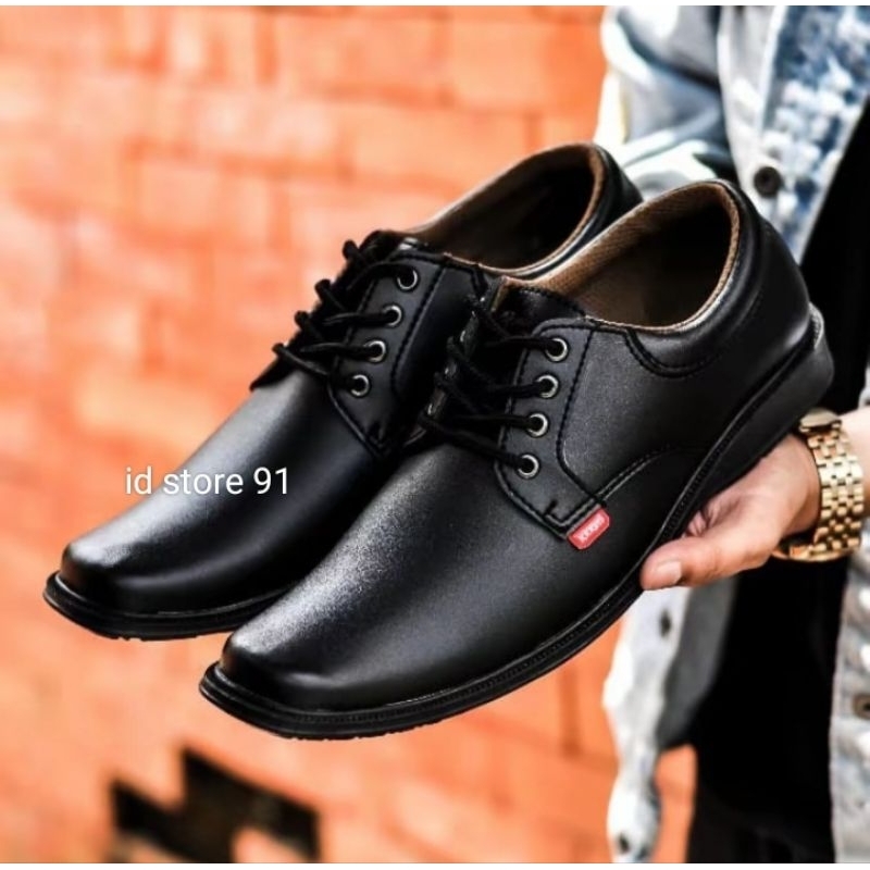 HOT SALE SEPATU PANTOFEL PRIA TALI HITAM KICKERS KULIT SINTETIS