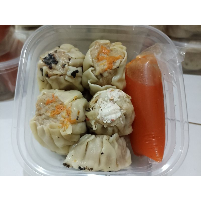 

dimsum ayam JUMBO HOMEMADE isi 9 plus saos