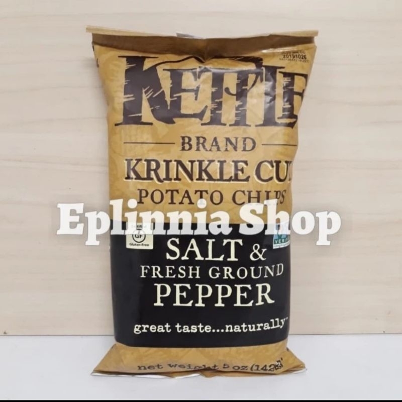 

Kettle Salt & Fresh Ground Pepper Krinkle Cut Potato Chips 142 gr - Snack Kentang