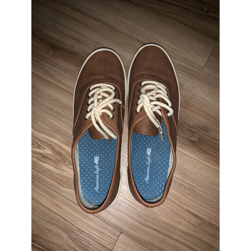 Sepatu Sneakers Wanita - Preloved