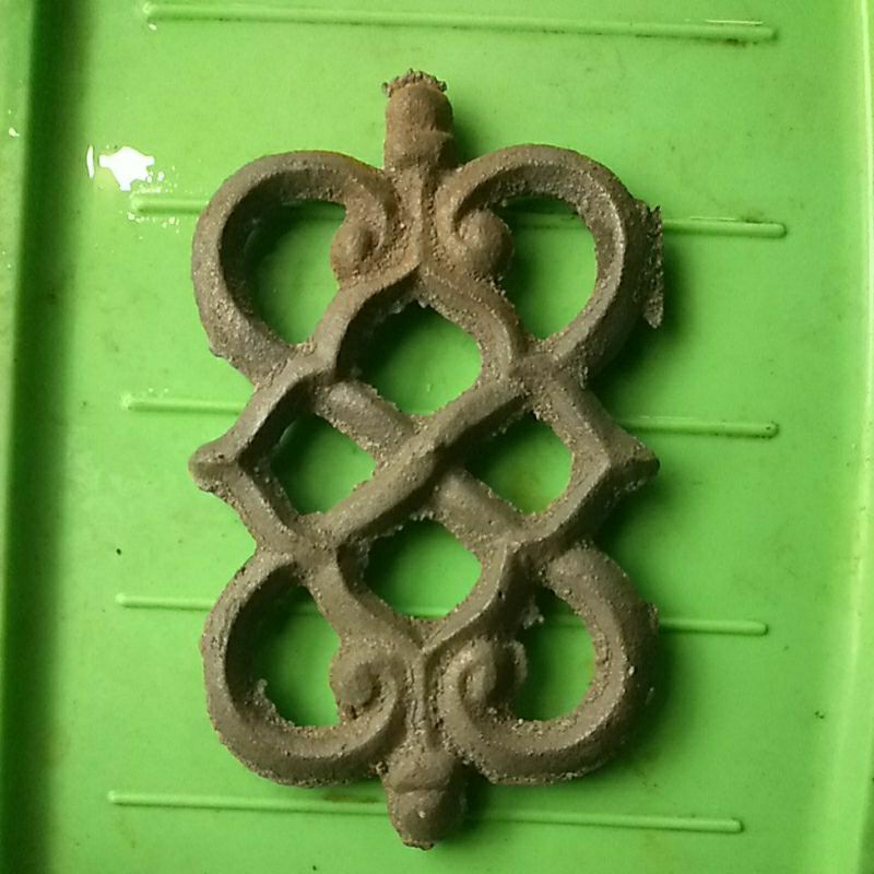 ornamen pagar besi cor