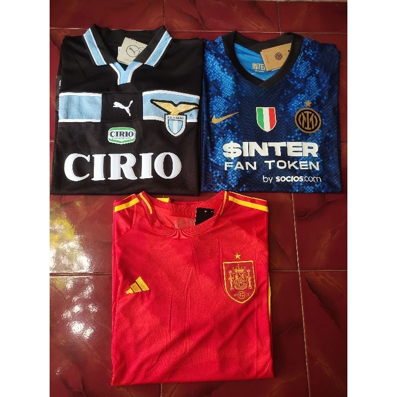 4 PCS JERSEY + 1 JAKET (LAZIO AWAY 98/99,INTER HOME 21/22,SPANYOL HOME 2024,JUVE GK 14/15,JAKET ITAL