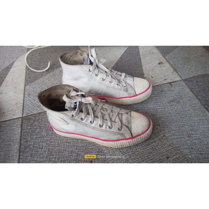 sepatu sneakers kanvas warrior 37 second