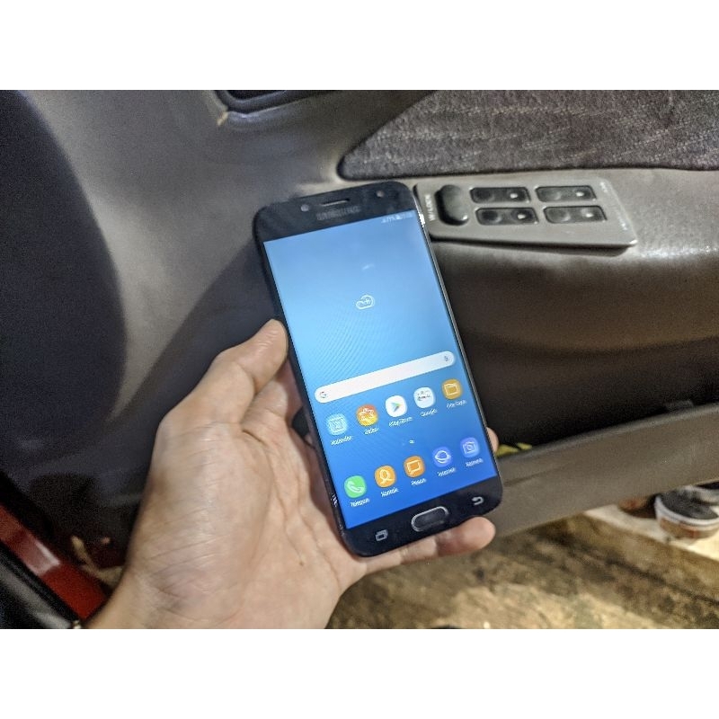 Samsung J7 Pro 3/32 GB Normal jaya siap pakai kondisi bekas