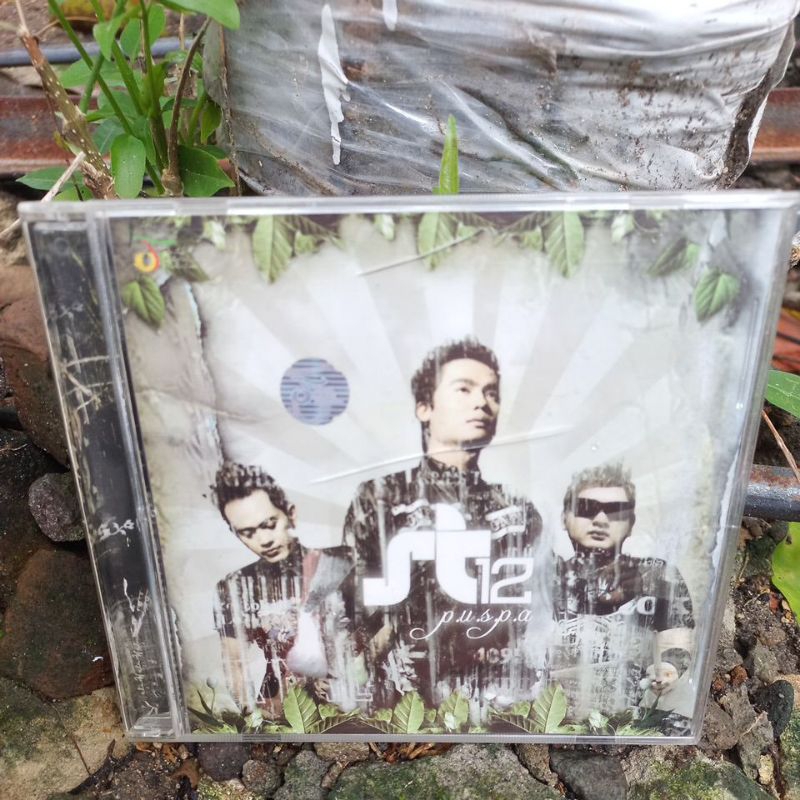 cd st12  band - putuskan pacarmu (puspa) album