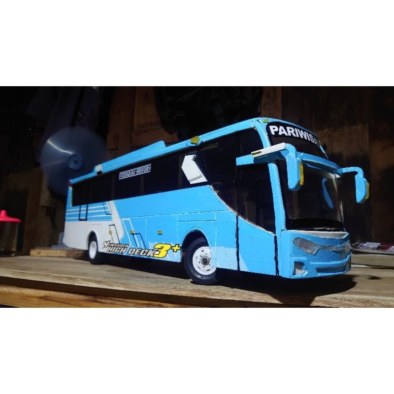 miniatur bus skala 1:20