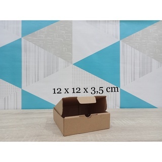 

Kardus 12 x 12 x 3,5 cm....Die Cut kotak aksesoris