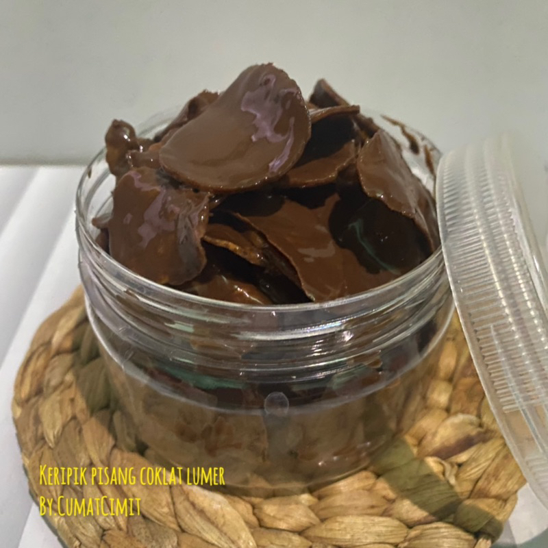 

Keripik Pisang Coklat Lumer By.CumatCimit thinwall kotak 500ml (isi 150g)