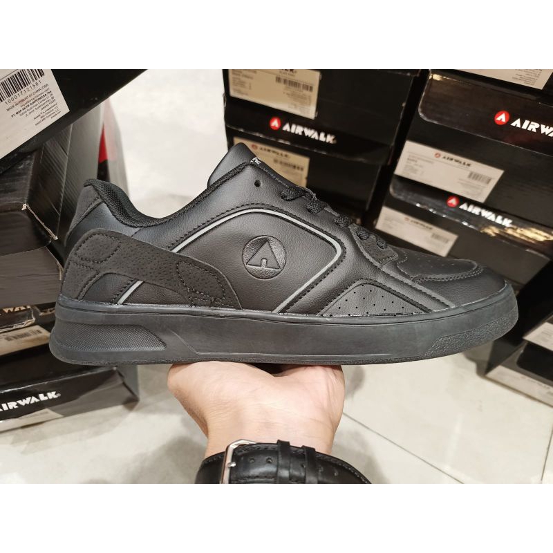 Size 43 Sepatu kasual pria Airwalk Balkis Full black/hitam Men casual shoes Original