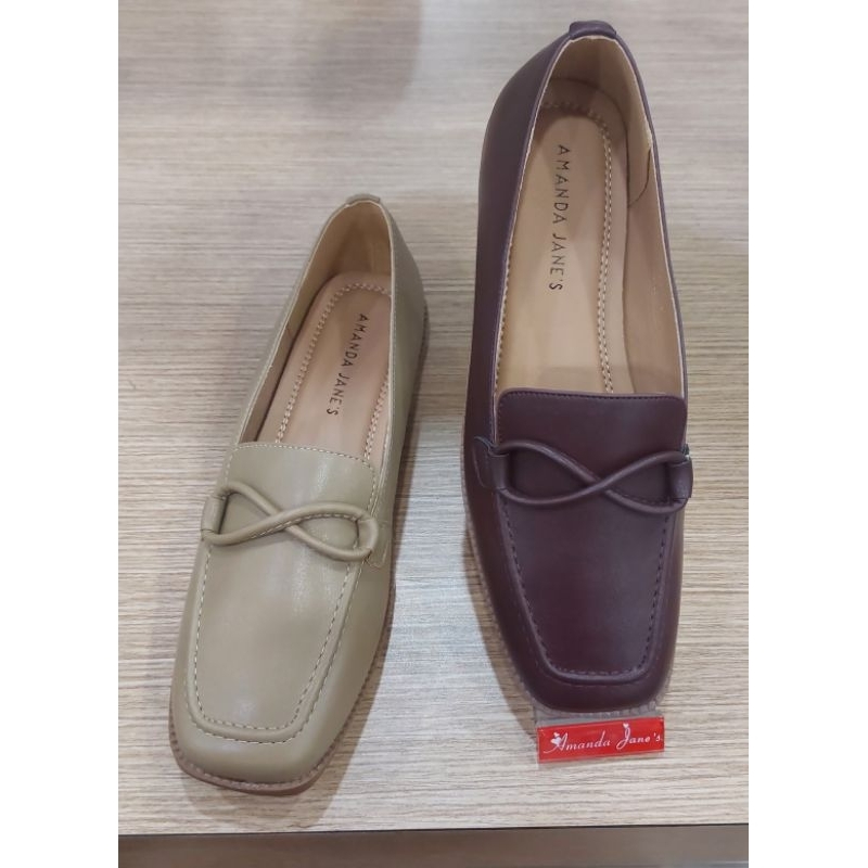 Sepatu casual wanita merk AMANDA JANE'S