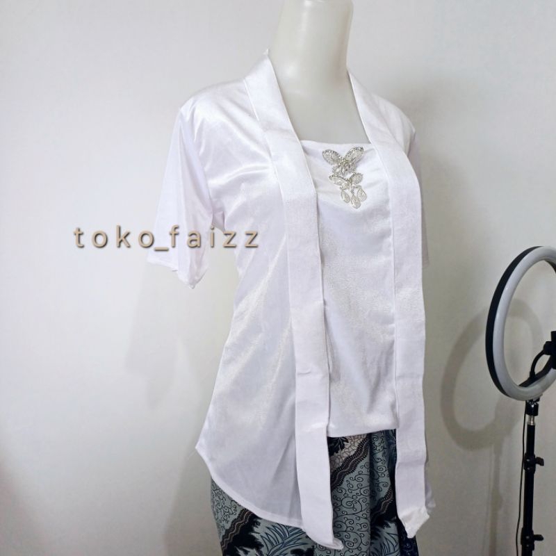 Kebaya Beludru Tangan Pendek/Kebaya Beludru Putih/Kebaya Modern Putih/Kebaya Wisuda/Kwbaya Kartini/K