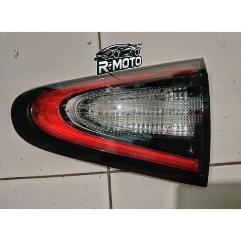 reflektor lampu bagasi Toyota Sienta type Q