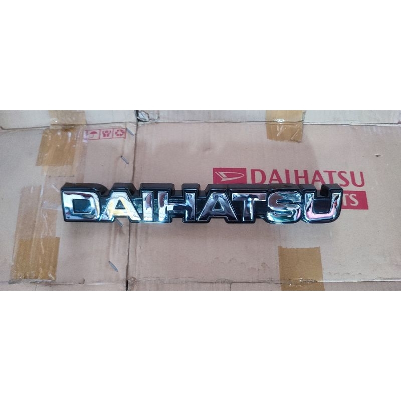 Emblem logo grille Daihatsu Taft gt original