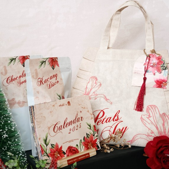 

PETALYN - Avatu Gift Christmas Hampers 2024 / hampers natal jogja