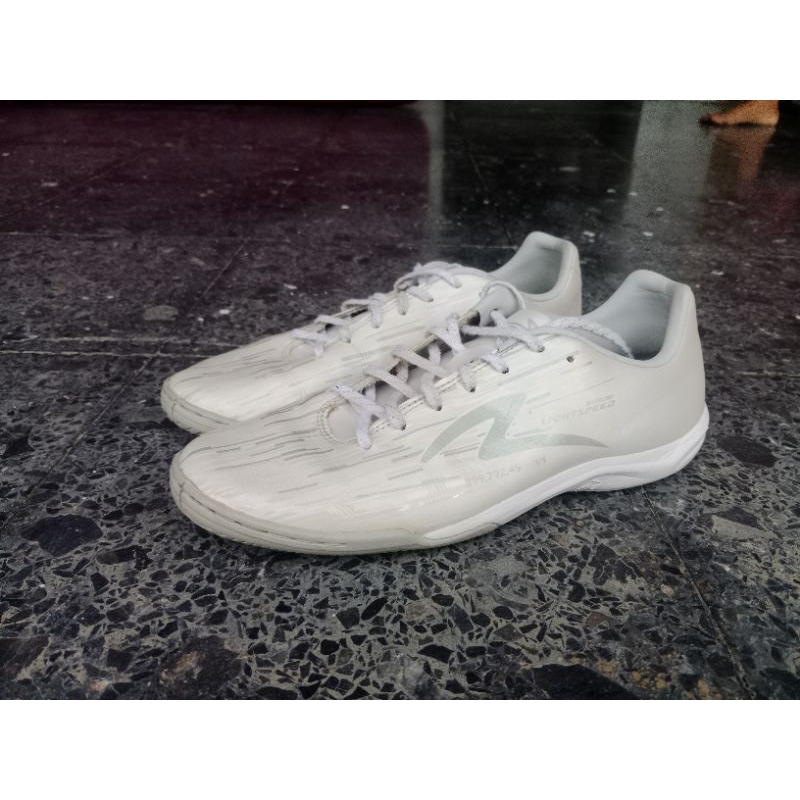 sepatu futsal second