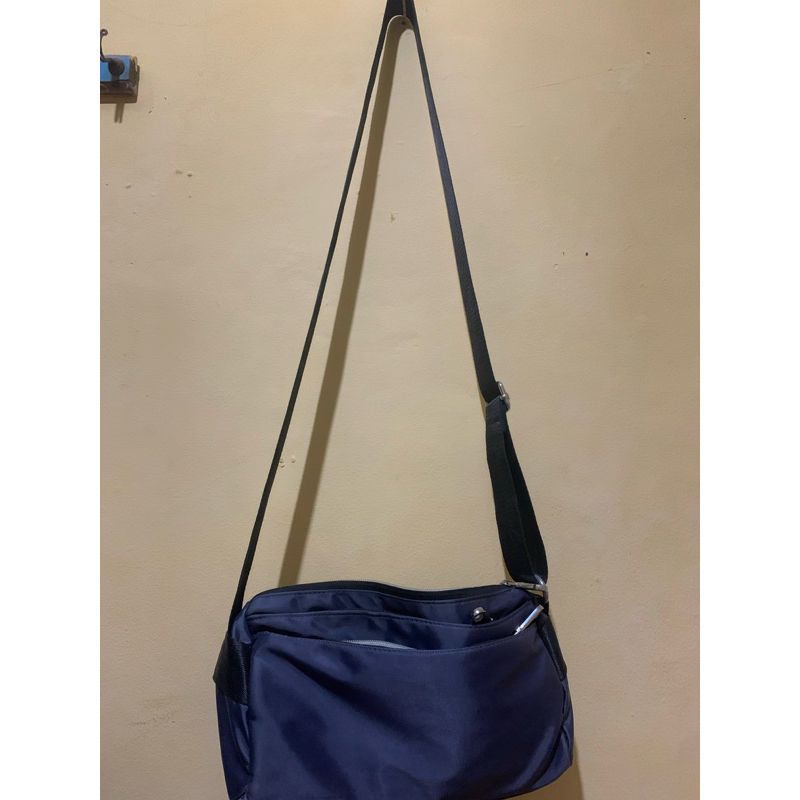 PRELOVED Tas Selempang Multifungsi Zipper